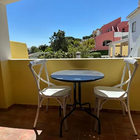 Casa Amarela Homestay