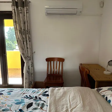 Casa Amarela Quarto em Acomodações Particulares